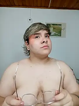 amalia love online show from February 22, 9:23 am