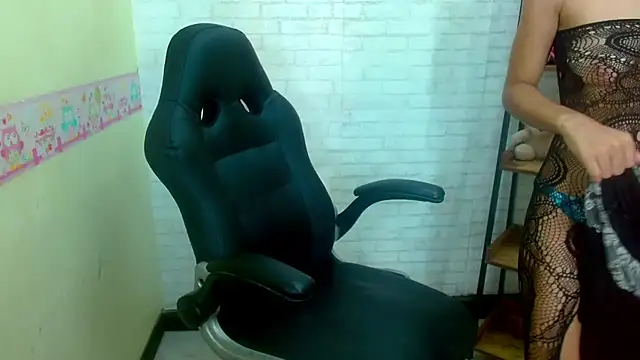 Angelica Sunn online show from December 13, 7:43 pm