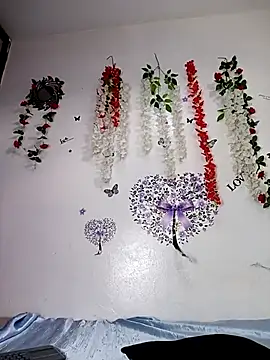 Snapshot of tiffany_Bitch chatting on September 14, 7:57 pm tiffany Bitch online show from September 14, 7:57 pm