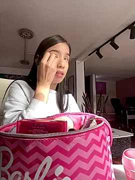 Praga Pink online show from November 21, 1:32 pm