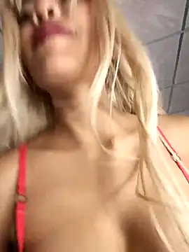 Snapshot of lianisrose chatting on March 7, 11:35 pm lianisrose online show from March 7, 11:35 pm