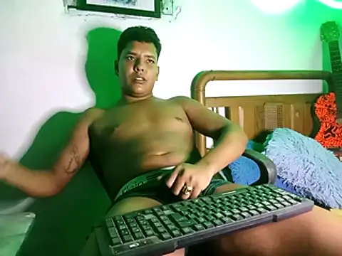 Snapshot of 628-andrew chatting on November 5, 12:54 am 628-andrew online show from November 5, 12:54 am