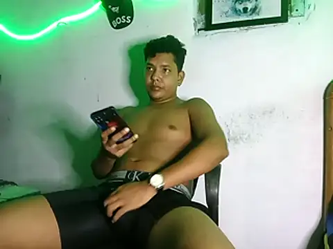 Snapshot of 628-andrew chatting on November 16, 11:32 pm 628-andrew online show from November 16, 11:32 pm