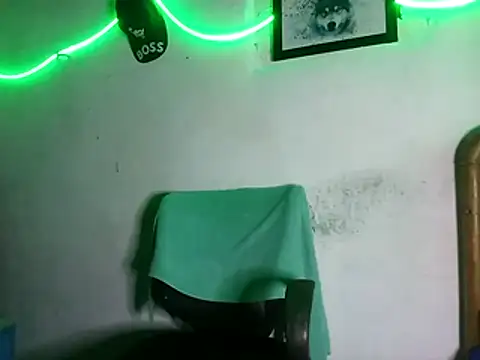 Snapshot of 628-andrew chatting on November 27, 1:40 am 628-andrew online show from November 27, 1:40 am