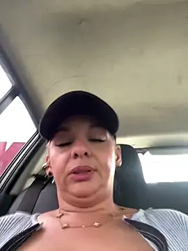 Snapshot of Aligoldbottom chatting on January 26, 6:16 pm Aligoldbottom online show from January 26, 6:16 pm