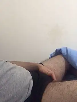 Snapshot of cshn001 chatting on February 9, 8:24 pm cshn001 online show from February 9, 8:24 pm