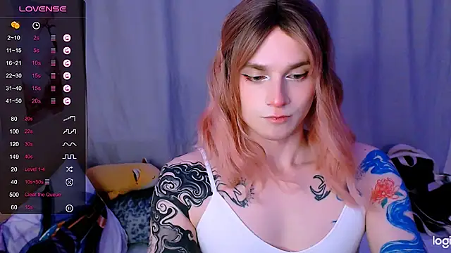 Alice Hells online show from April 30, 4:46 pm