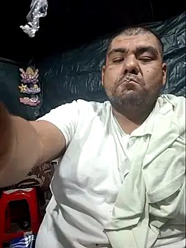 Snapshot of sweetdickmagic chatting on January 15, 3:44 am sweetdickmagic online show from January 15, 3:44 am