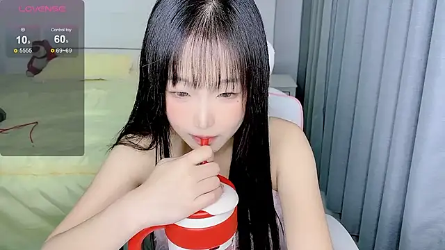 Snapshot of -Wendy__ chatting on December 20, 8:34 pm -Wendy online show from December 20, 8:34 pm