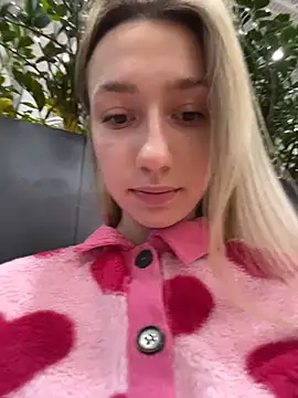 Lia  Love online show from October 22, 12:05 pm