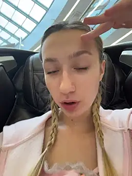 Lia  Love online show from October 23, 12:15 pm