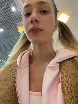 Lia  Love online show from November 12, 12:05 pm