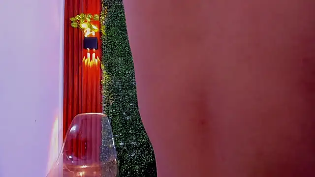 Snapshot of Valentino__X chatting on October 1, 2:56 pm Valentino X online show from October 1, 2:56 pm