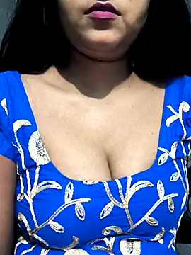 Snapshot of NEETU-89 chatting on November 11, 2:11 am NEETU-89 online show from November 11, 2:11 am