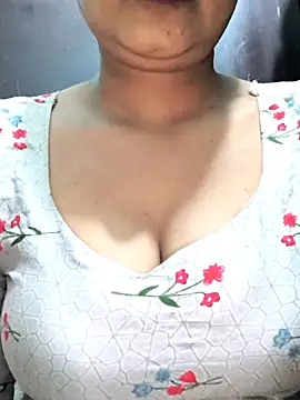 Snapshot of NEETU-89 chatting on November 26, 3:40 am NEETU-89 online show from November 26, 3:40 am