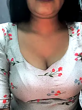 Snapshot of NEETU-89 chatting on December 2, 3:01 am NEETU-89 online show from December 2, 3:01 am