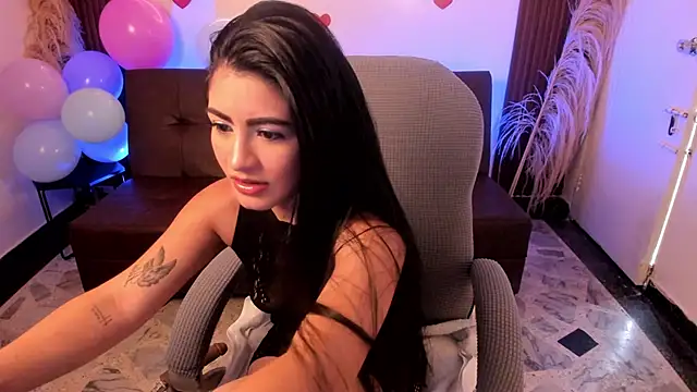 Snapshot of lunaalynch chatting on April 9, 8:03 pm lunaalynch online show from April 9, 8:03 pm