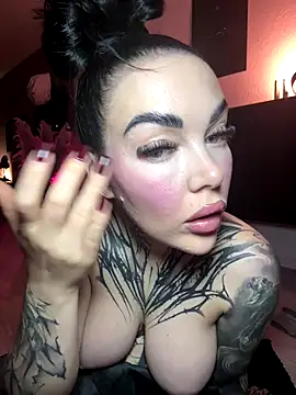 Snapshot of PalinaPr chatting on November 2, 6:43 pm PalinaPr online show from November 2, 6:43 pm