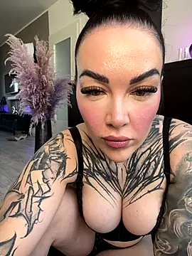 Snapshot of PalinaPr chatting on November 3, 11:55 am PalinaPr online show from November 3, 11:55 am