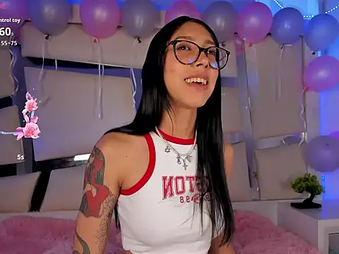 Mis  lola online show from November 11, 9:15 pm