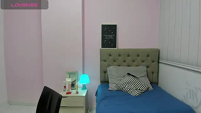 Snapshot of lauren_rios7 chatting on January 13, 9:52 pm lauren rios7 online show from January 13, 9:52 pm