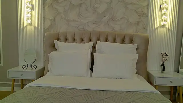 milaleoneli online show from October 7, 3:09 pm