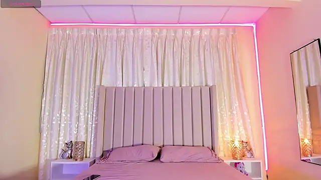 Snapshot of Aliison_Smith chatting on January 19, 1:53 am Aliison Smith online show from January 19, 1:53 am