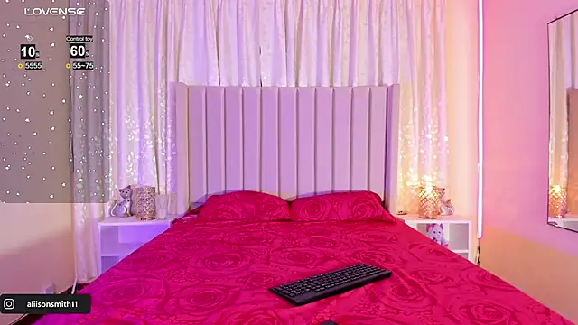 Snapshot of Aliison_Smith chatting on February 8, 4:03 am Aliison Smith online show from February 8, 4:03 am