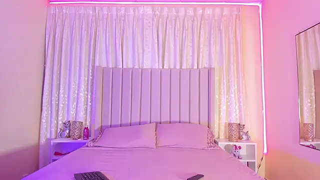 Snapshot of Aliison_Smith chatting on March 13, 2:49 am Aliison Smith online show from March 13, 2:49 am