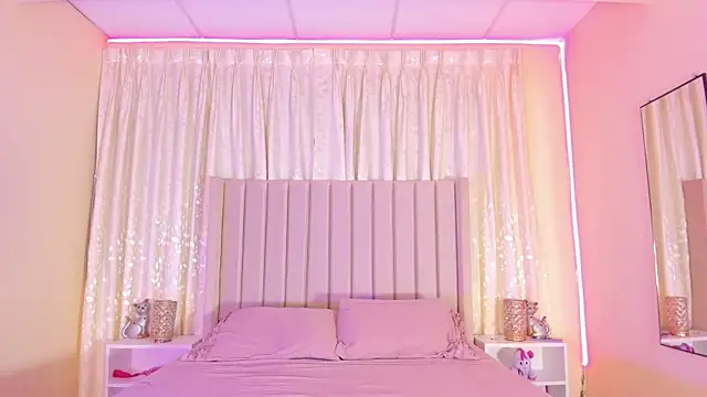 Snapshot of Aliison_Smith chatting on March 17, 3:03 am Aliison Smith online show from March 17, 3:03 am