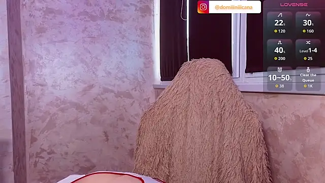 Snapshot of Domiiiniiicana chatting on March 2, 11:17 am Domiiiniiicana online show from March 2, 11:17 am