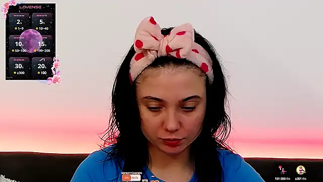 AveryWillow online show from February 7, 7:06 pm