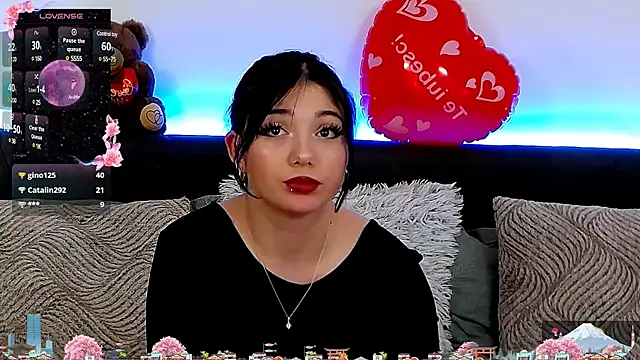 AveryWillow online show from February 21, 6:04 pm