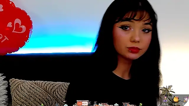 AveryWillow online show from February 23, 8:49 am