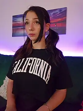 AveryWillow online show from September 18, 10:56 pm