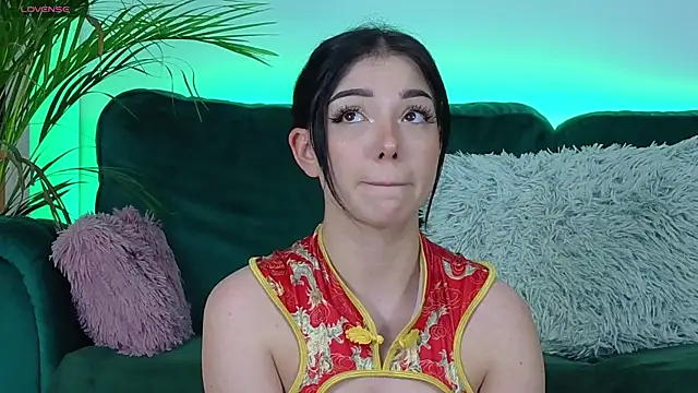 AveryWillow online show from October 15, 2:55 am