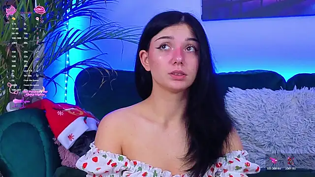 AveryWillow online show from December 2, 6:14 pm