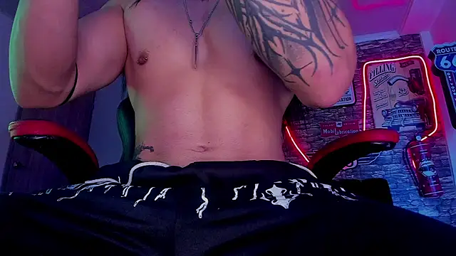 Snapshot of the_beast_master_ chatting on September 10, 8:20 pm the beast master online show from September 10, 8:20 pm