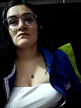 Snapshot of Hanna_Kinsley chatting on September 20, 4:35 am Hanna Kinsley online show from September 20, 4:35 am