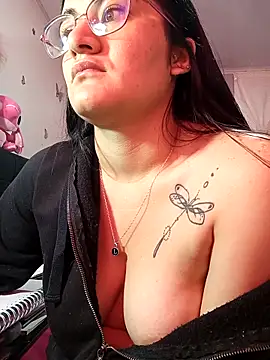 Snapshot of Hanna_Kinsley chatting on September 26, 4:11 pm Hanna Kinsley online show from September 26, 4:11 pm