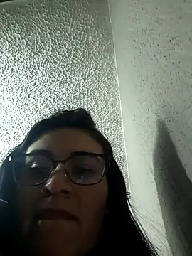 Snapshot of Hanna_Kinsley chatting on January 6, 3:21 am Hanna Kinsley online show from January 6, 3:21 am