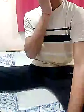 Snapshot of rahul_4u chatting on December 5, 10:01 pm rahul 4u online show from December 5, 10:01 pm