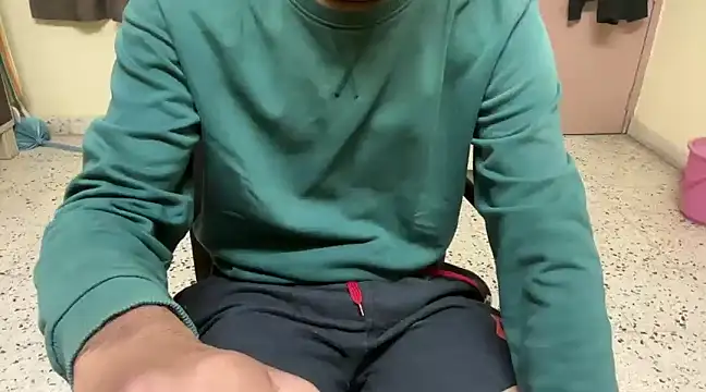 Snapshot of rahul_4u chatting on February 10, 5:19 pm rahul 4u online show from February 10, 5:19 pm