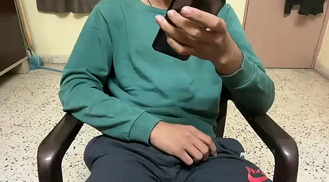 Snapshot of rahul_4u chatting on February 11, 4:56 pm rahul 4u online show from February 11, 4:56 pm