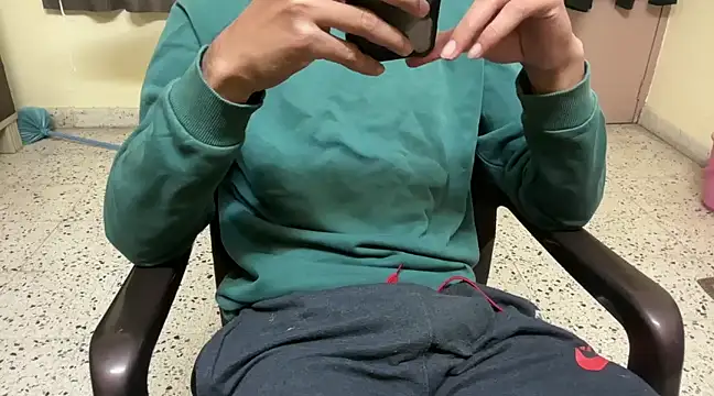 Snapshot of rahul_4u chatting on February 13, 6:48 pm rahul 4u online show from February 13, 6:48 pm