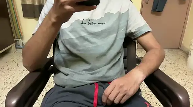 Snapshot of rahul_4u chatting on February 20, 12:47 pm rahul 4u online show from February 20, 12:47 pm