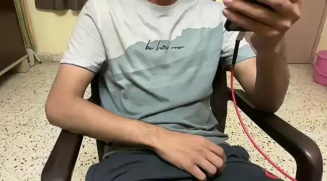 Snapshot of rahul_4u chatting on February 23, 6:45 pm rahul 4u online show from February 23, 6:45 pm