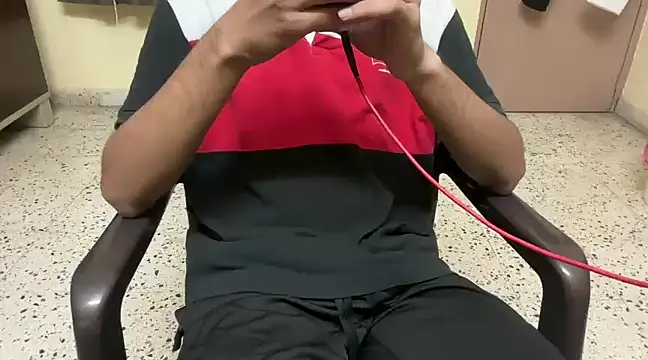 Snapshot of rahul_4u chatting on March 5, 7:17 pm rahul 4u online show from March 5, 7:17 pm