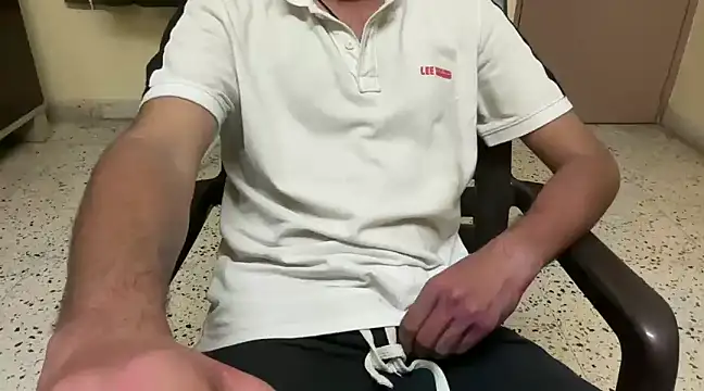 Snapshot of rahul_4u chatting on March 15, 8:32 pm rahul 4u online show from March 15, 8:32 pm