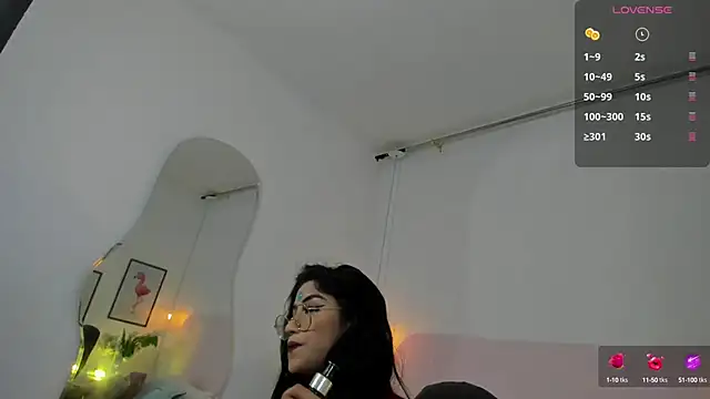 naomiii   online show from October 16, 12:06 pm